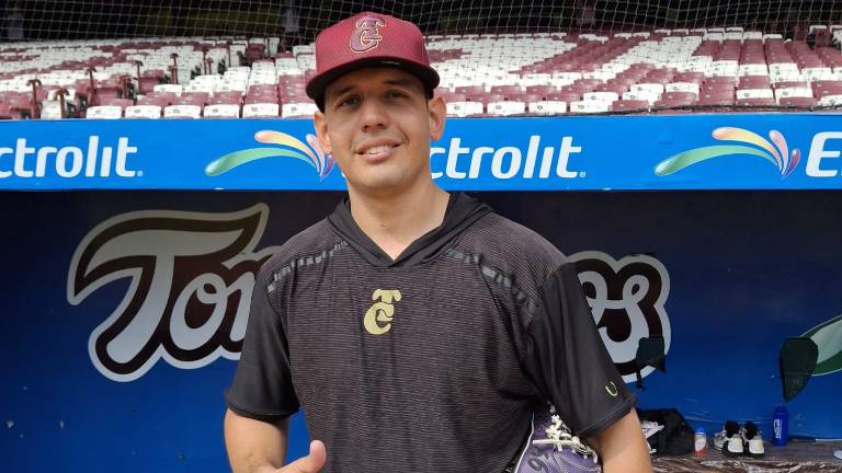 Édgar Robles busca adueñarse de un puesto titular con los guindas.