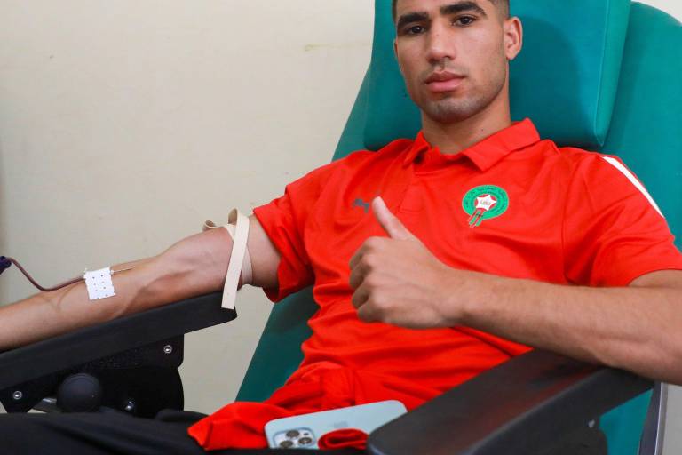 Seleccionados de Marruecos donan sangre a víctimas de sismo