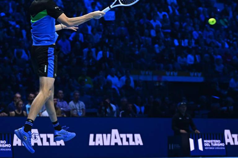 Medvedev apaga a Zverev y llegará clasificado al duelo contra Alcaraz