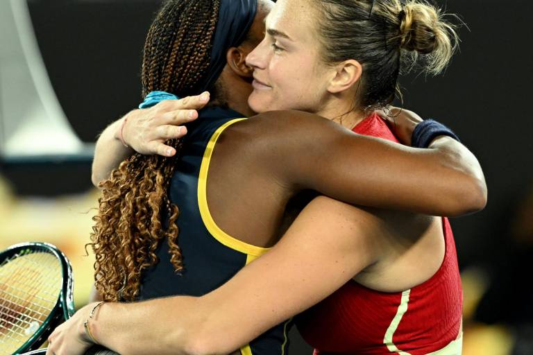 Sabalenka supera a Gauff para reservar su vuelta a la final del Abierto de Australia