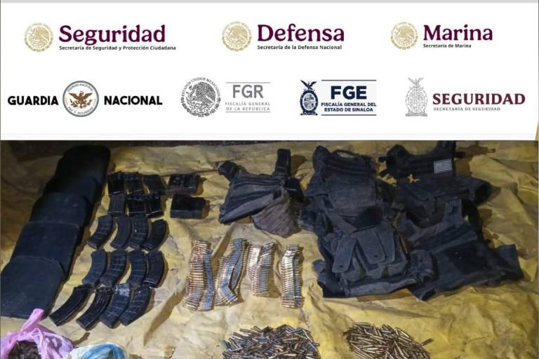 Semar asegura tubos de emulsión explosiva, municiones, equipo táctico y droga en Cosalá