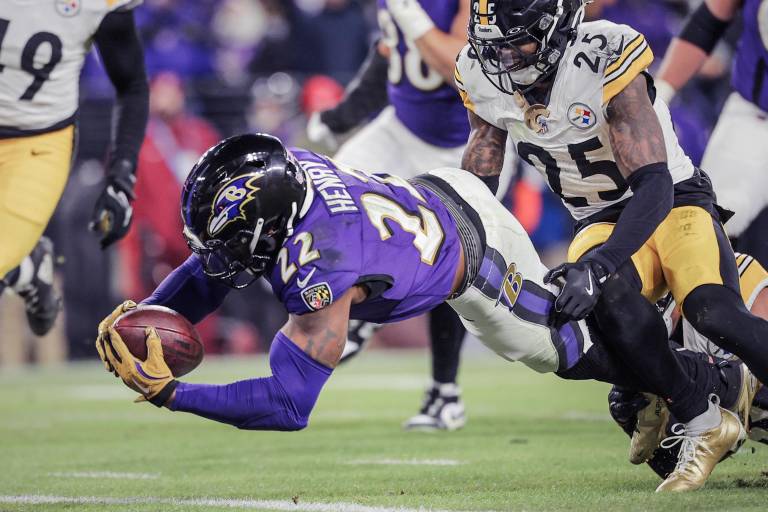 Ravens dejan en el camino a Steelers y avanzan a la Ronda Divisional