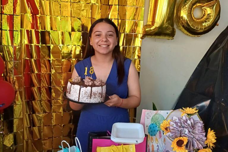 Celebra Noelia Melissa sus 18 años con su familia