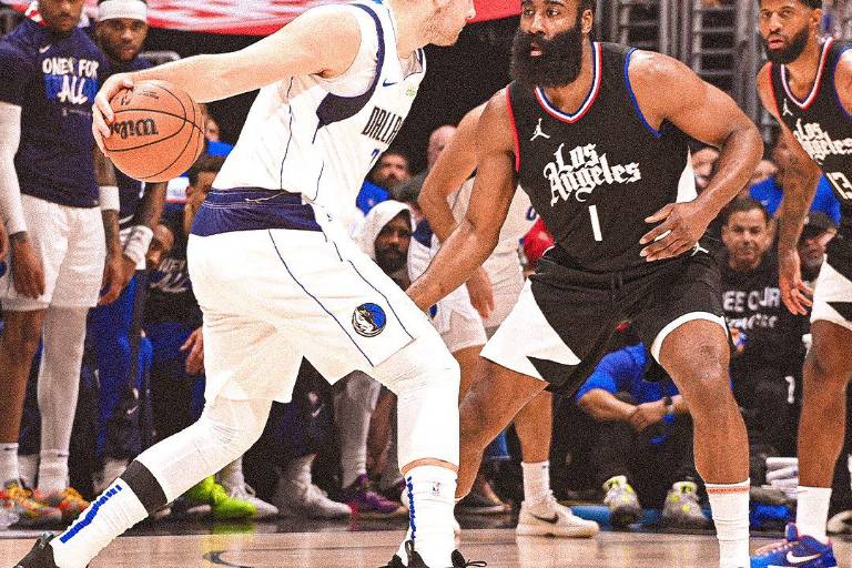 Luka Doncic da cátedra en Los Ángeles para emparejar el compromiso