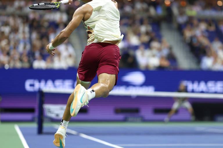 Alcaraz se luce en el camino de regreso a semifinales del US Open
