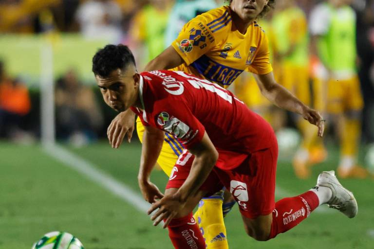 Tigres deja moribundo al Toluca