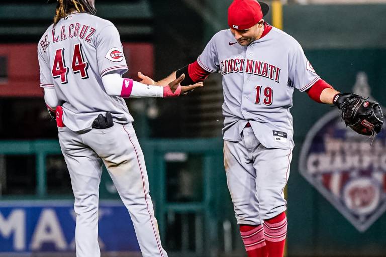 Joey Votto sale del bache con jonrón y Rojos gana en D.C.