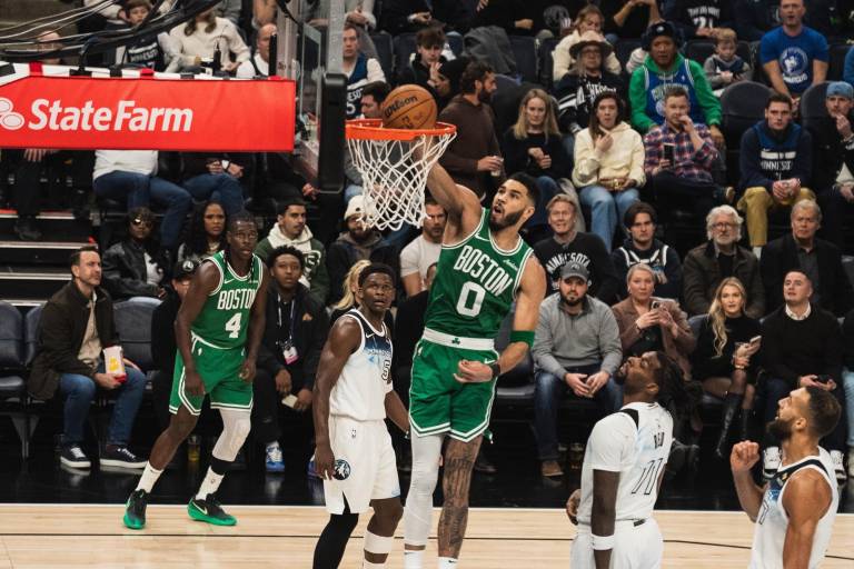 Boston Celtics superan a Minnesota Timberwolves en un final cerrado