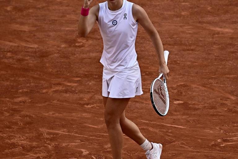 Swiatek frena a Haddad Maia para llegar a su tercera final de Roland Garros