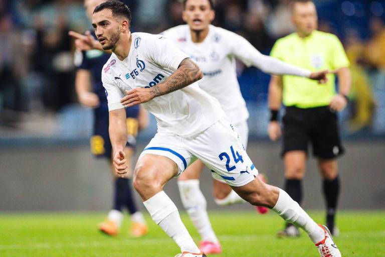 Luis Chávez anotó su primer gol en Rusia con el Dínamo Moscú
