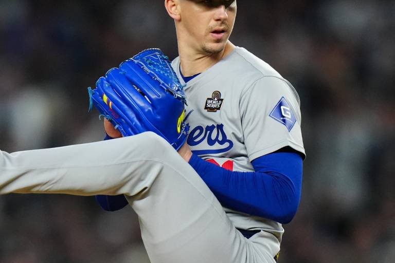 Los Bravos habrían mostrado interés en Walker Buehler