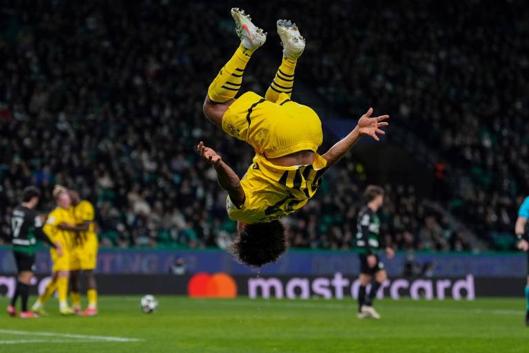 El Dortmund conquista Lisboa y encarrila el pase a octavos