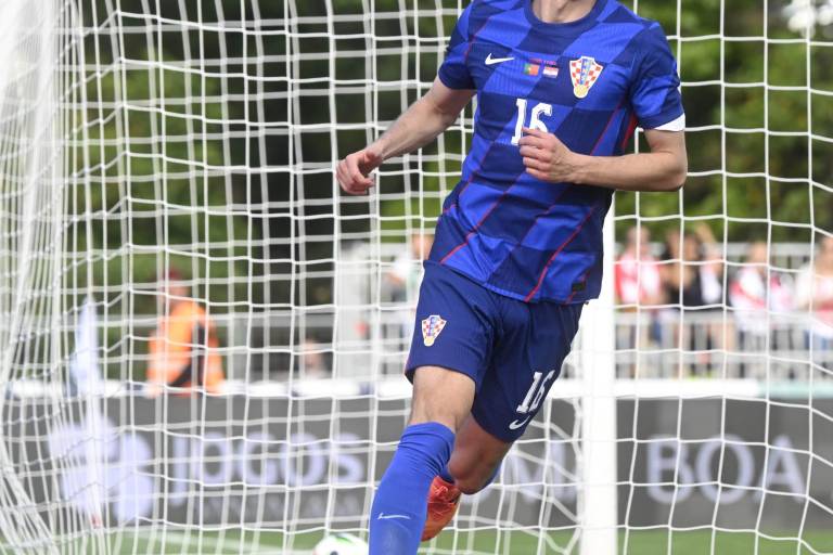 Modric y Croacia ganan en Portugal