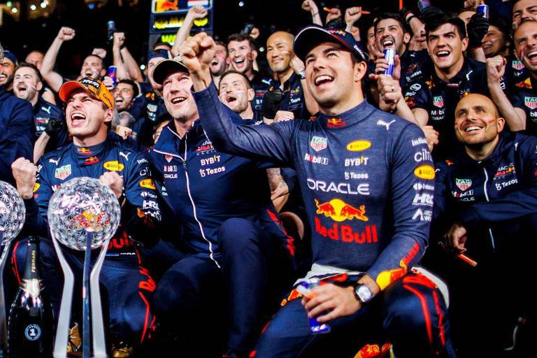 ‘Checo’ Pérez celebró el campeonato de Red Bull con la afición en el GP de Estados Unidos
