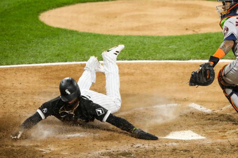 Medias Blancas sigue vivo; vence 12-6 a Astros