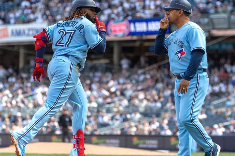 Guerrero Jr. no presenta daño estructural en su rodilla derecha