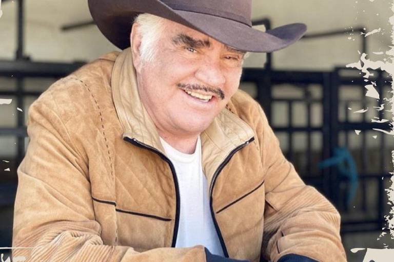 Vicente Fernández no podrá caminar en al menos seis meses o más
