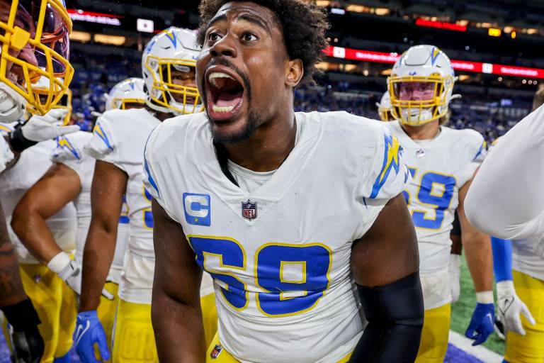 Los Chargers derrotan a los Colts y están en los playoffs