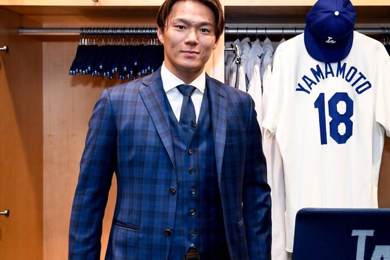 Oficial: Dodgers firman a Yamamoto por 12 años