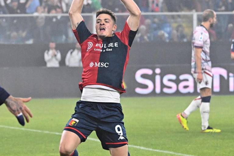 Johan Vásquez y el Genoa amargan despedida de Thiago Motta