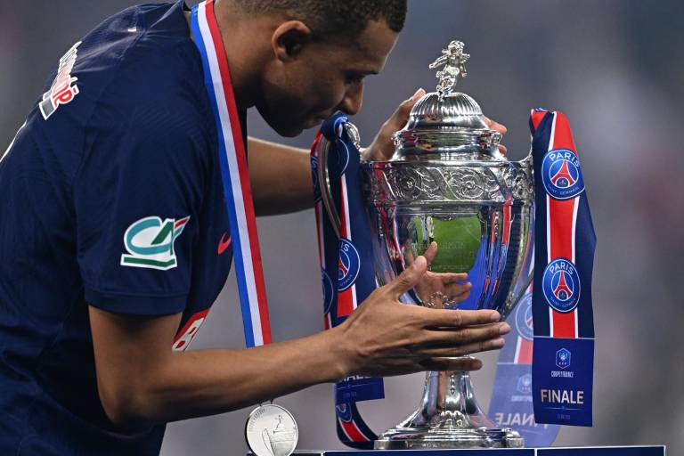 Mbappé se despide del PSG con el doblete