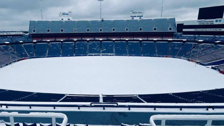 La nieve hace imposible jugar este domingo.