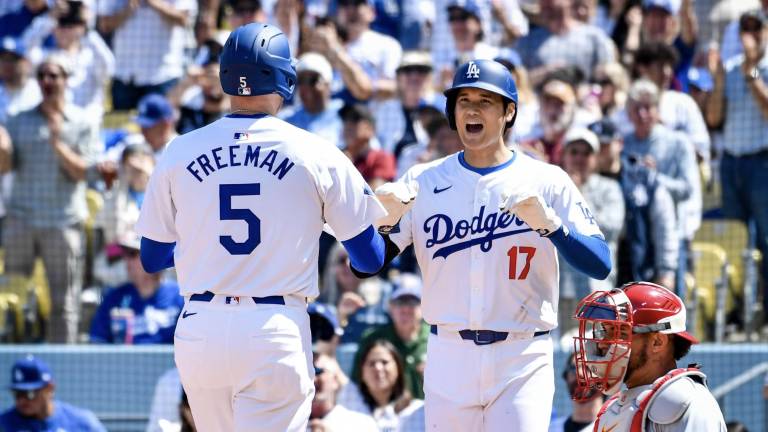 Ohtani festeja con Freeman.