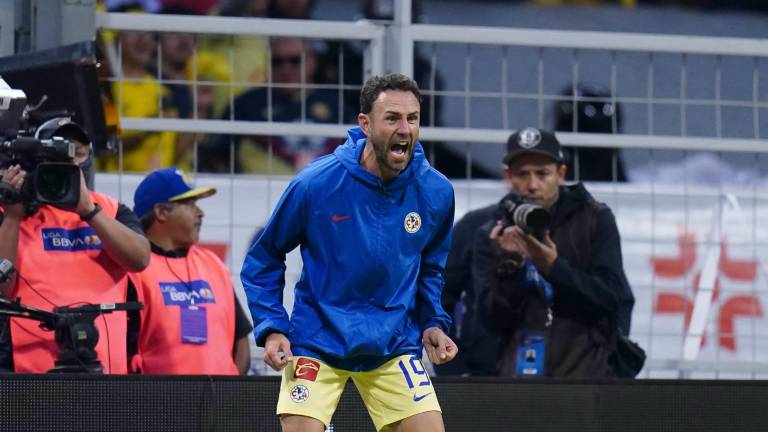 Miguel Layún cuelga los botines siendo campeón.