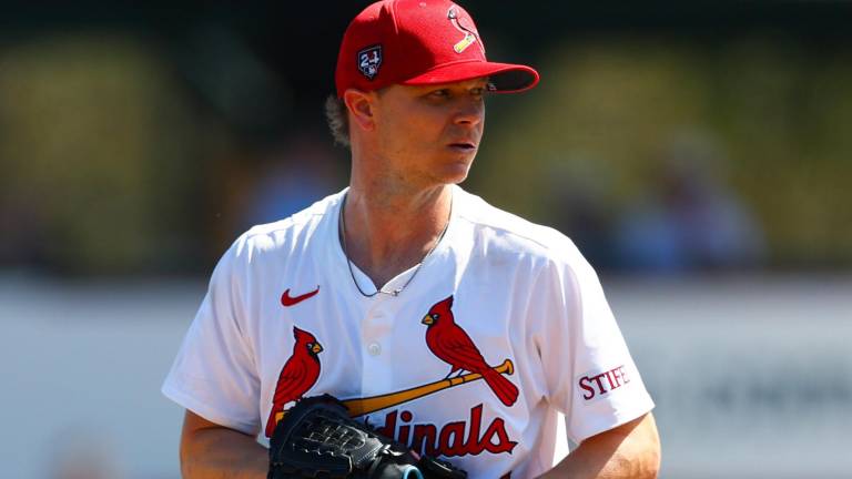 Sonny Gray presenta molestias físicas leves, por lo que no es segura su presencia en el Día Inaugural de la temporada.