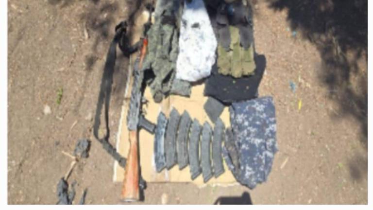 En Navolato, Ejército Mexicano asegura armamentos, municiones y equipo táctico