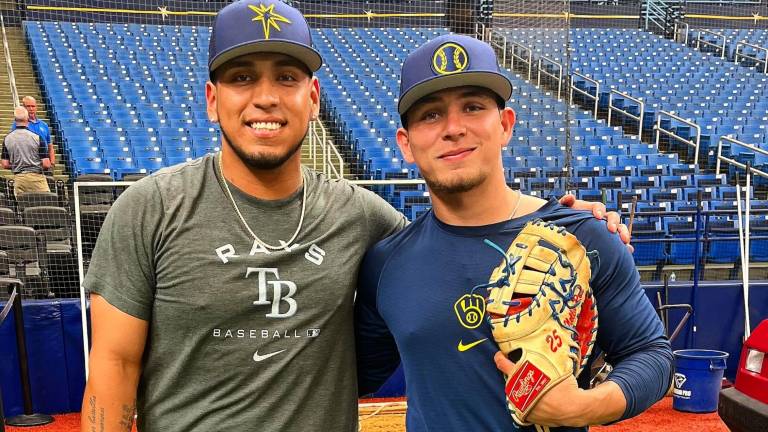 Isaac Paredes y Luis Urías se enfrentaron en el Tropicana Field.