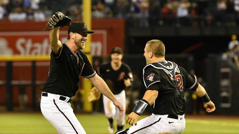 Tyler Gilbert lanza sin hit en su primera apertura en Grandes Ligas
