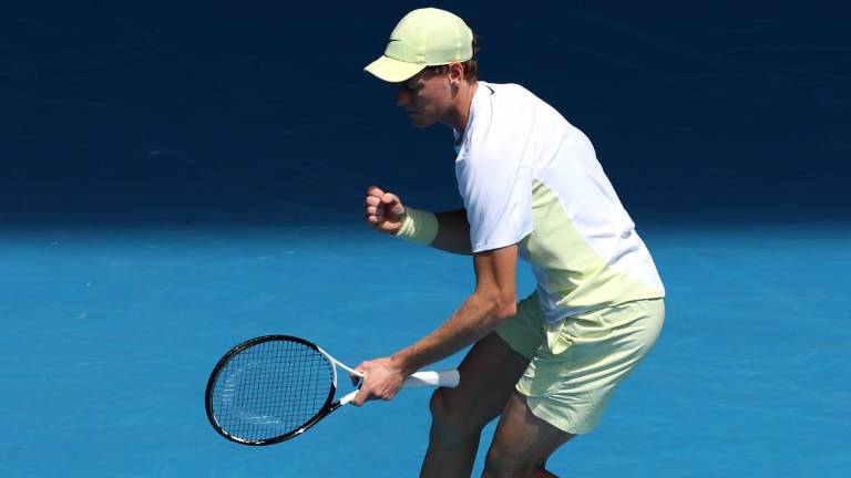 Jannik Sinner logró avanzar a la siguiente ronda en el Abierto de Australia.