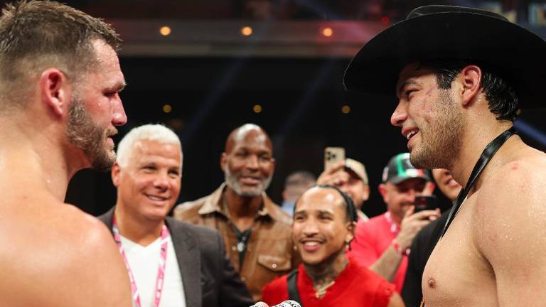 Gilberto “Zurdo” Ramírez ganó por decisión unánime.