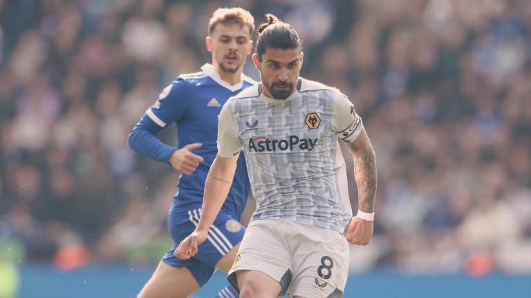 El Wolverhampton cayó de nuevo, ahora ante el Leicester City, que sueña con evadir el descenso.