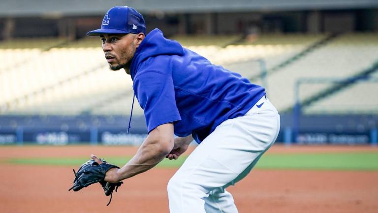 Los Dodgers tienen la complicada misión de ganar los dos encuentros siguientes en Phoenix para evitar la eliminación.