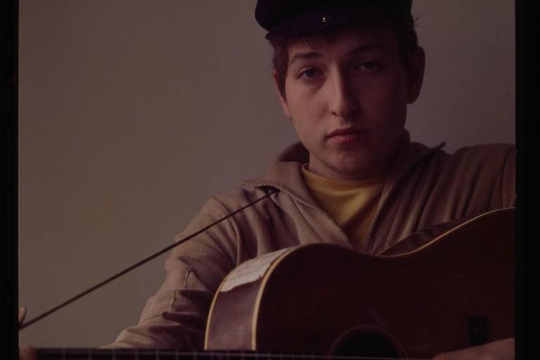 Subastan borrador con la letra de ‘Mr. Tambourine Man’ y otros objetos de Bob Dylan