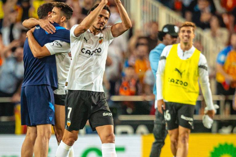 Edinson Cavani es nuevo refuerzo del Boca