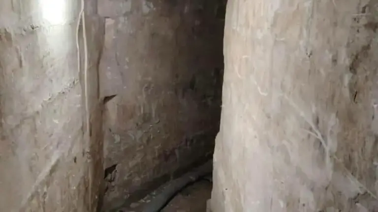 Túnel localizado en un operativo en la colonia Tierra Blanca, en Culiacán.