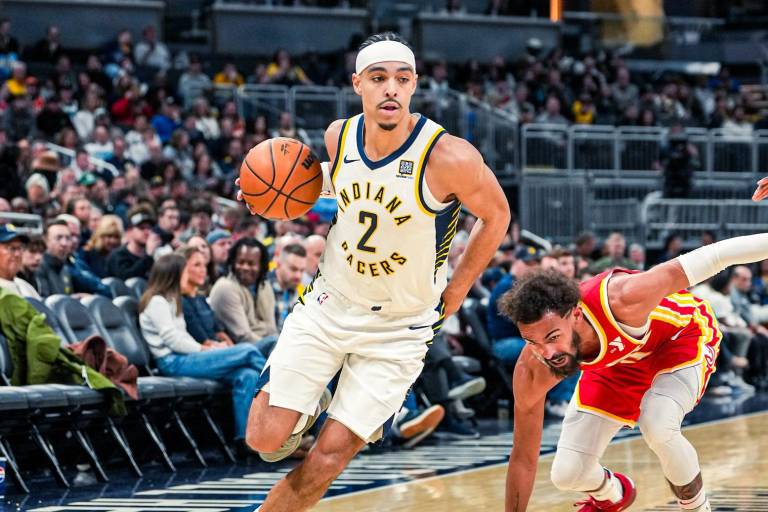Pacers superan a Hawks en emocionante duelo