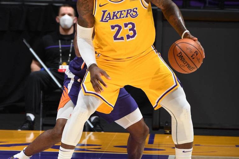 LeBron James cambiará el número de su camiseta en Los Ángeles Lakers: del 23 al 6
