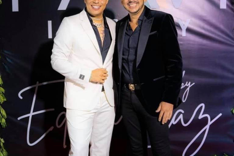Eduin Caz lanza línea ropa y festeja con artistas del regional