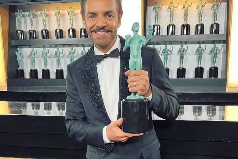 Triunfa Eugenio Derbez, recibe su primer SAG Award a mejor elenco por ‘Coda’
