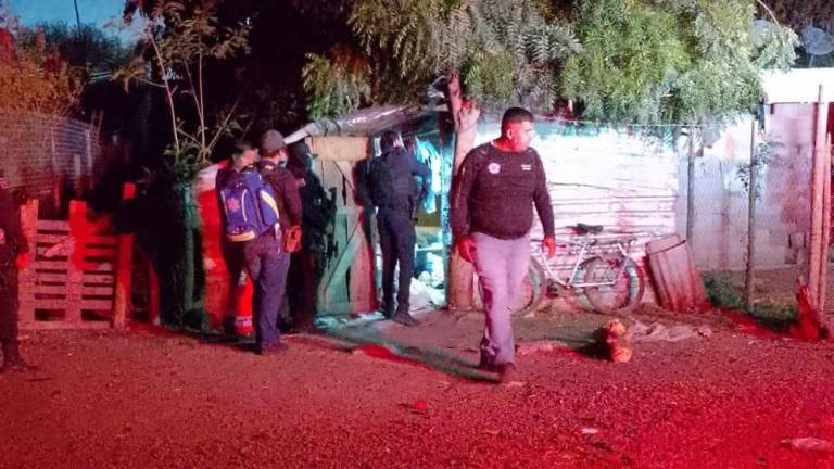Testigos señalan que el hombre encontró un tubo eléctrico que al inspeccionarlo explotó.