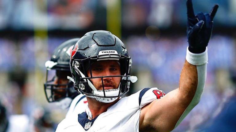 Dalton Schultz permanecerá con los Houston Texans.