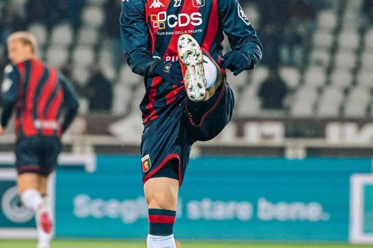 Génova se impone al Venezia con Johan Vásquez como titular