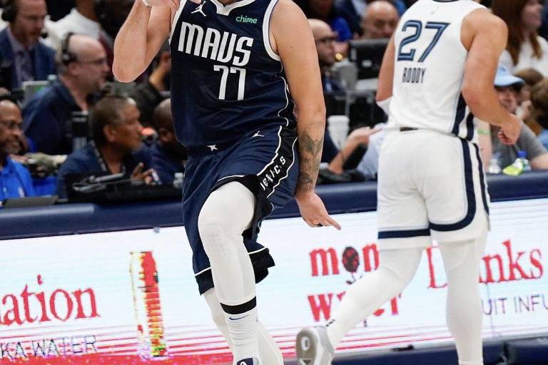 Luka Doncic es multado por gesto hacia árbitro