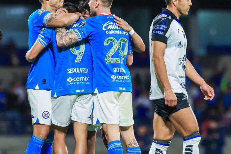 Cruz Azul rompe el cerrojo de Gallos y se impone por la mínima