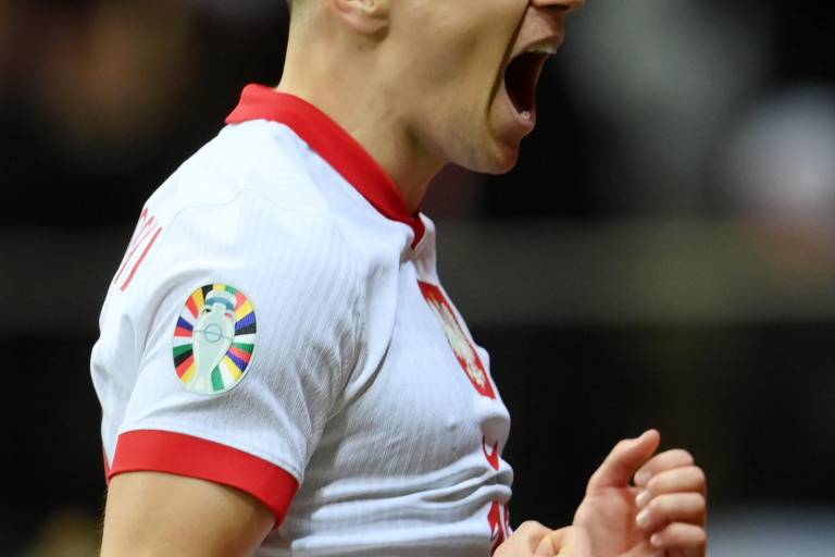Polonia golea 5-1 a Estonia y Lewandowski está a un paso de la Eurocopa