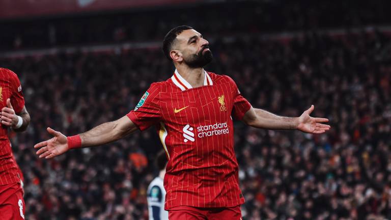 Mohamed Salah anota de penal.